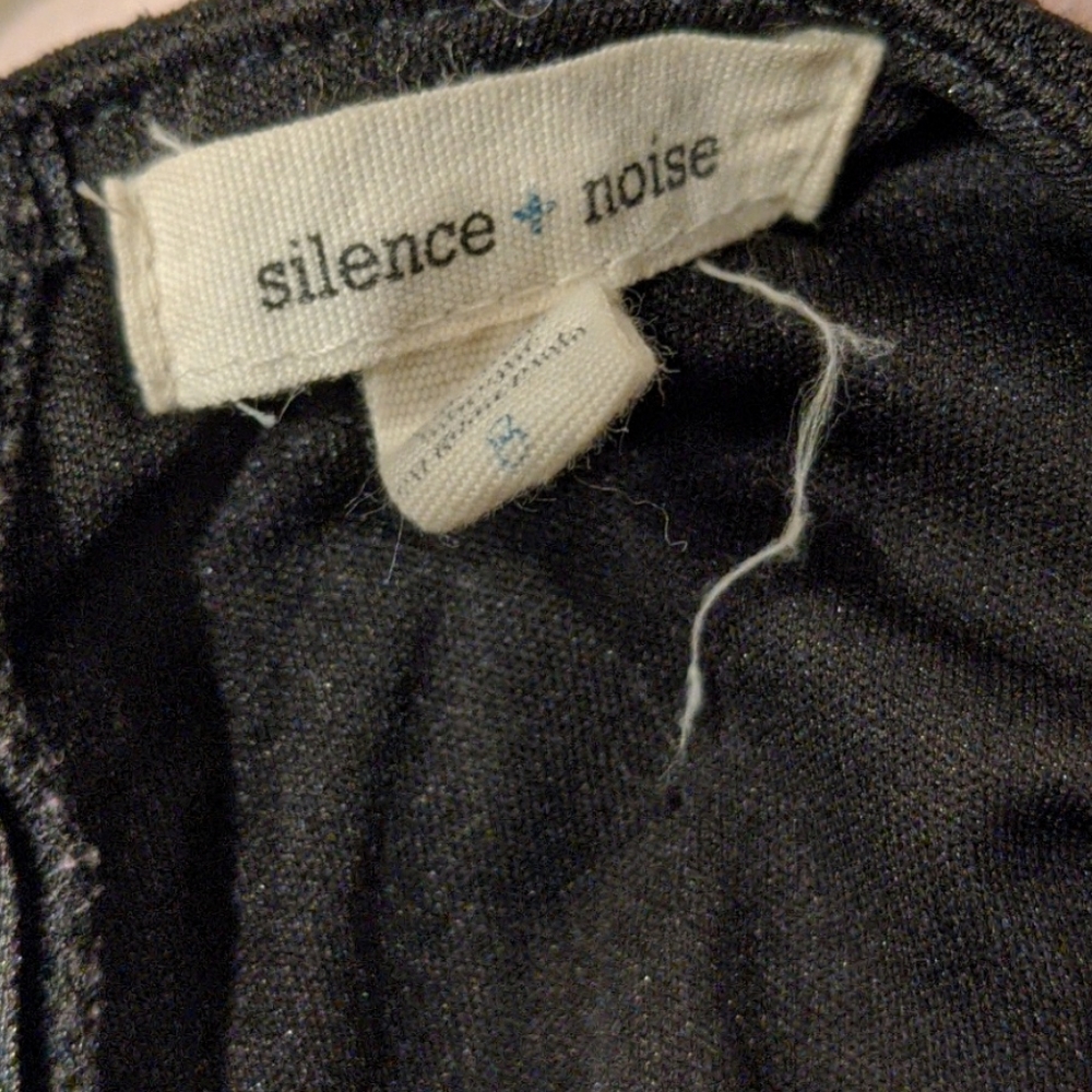 Silence + Noise brand skort - Picture 3 of 3